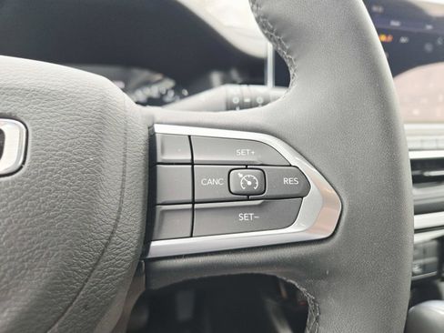 Used 2025 Jeep Compass Latitude w/ Altitude Special Edition image 22