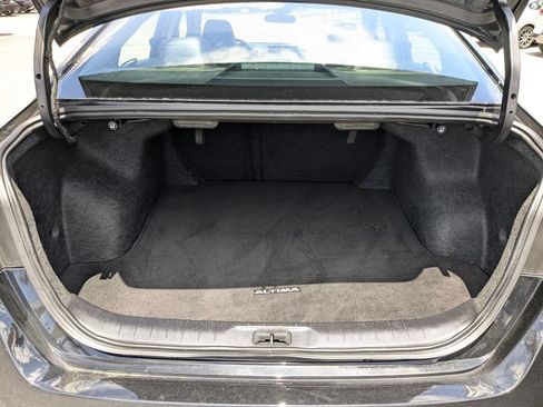 Used 2025 Nissan Altima 2.5 SR FWD image 25
