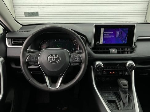 Used 2025 Toyota RAV4 XLE image 14