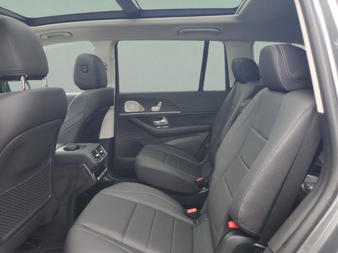 Used 2026 Mercedes-Benz GLS 450 4MATIC image 8