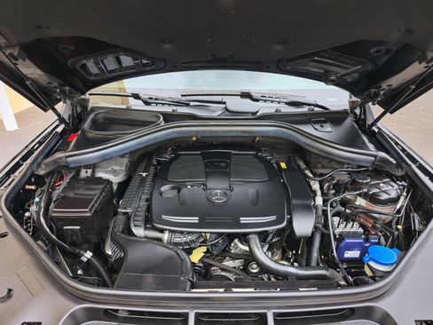 Used 2018 Mercedes-Benz GLE 350 w/ Premium 1 Package image 36