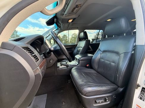 Used 2019 Toyota Land Cruiser w/ Carpet Mat Package AWD/4WD image 16