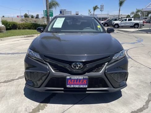 Used 2024 Toyota Camry SE w/ Convenience Package FWD image 3