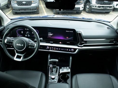 Used 2024 Kia Sportage EX image 15
