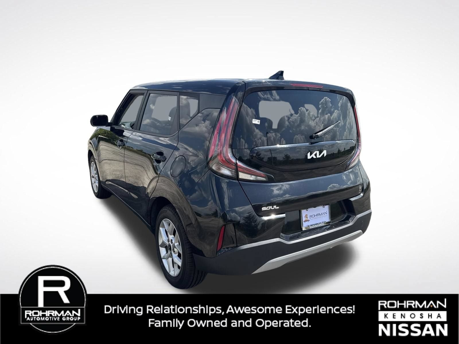 Used 2023 Kia Soul LX w/ Option Group 015 FWD image 9