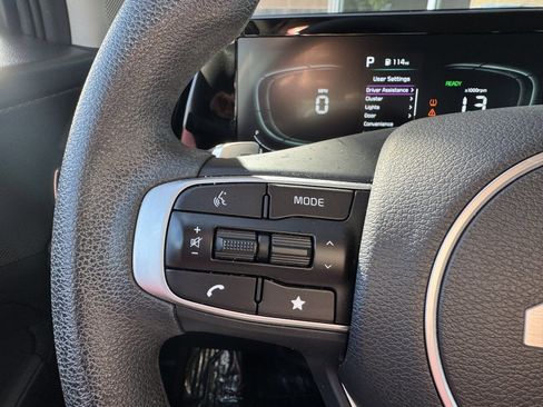 Used 2023 Kia Sportage LX image 30