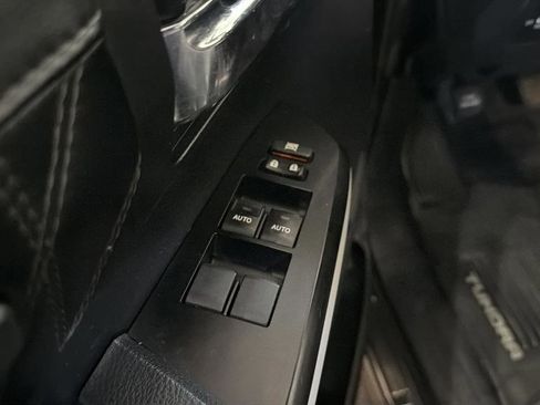 Used 2019 Toyota Tundra Platinum image 18