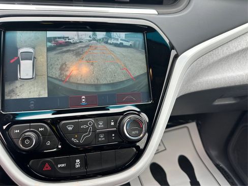 Used 2017 Chevrolet Bolt Premier w/ Driver Confidence II Package image 33