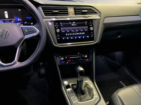 Used 2024 Volkswagen Tiguan SE FWD image 7