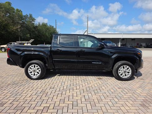 Certified 2025 Toyota Tacoma SR5 AWD/4WD image 12