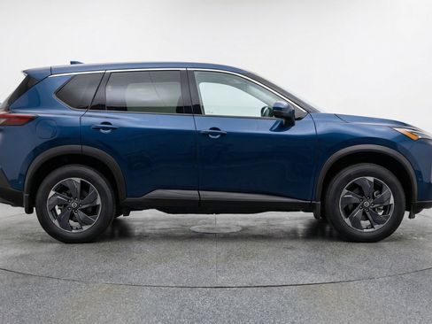Used 2025 Nissan Rogue SV AWD/4WD image 11