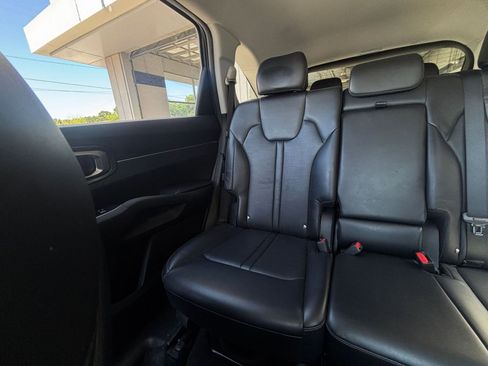 Used 2024 Kia Sorento S FWD image 47