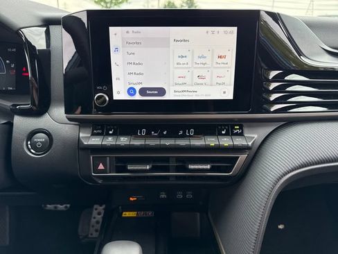 Used 2025 Toyota Camry SE w/ Convenience Package FWD image 27