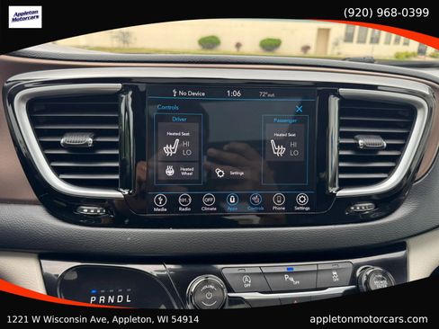 Used 2018 Chrysler Pacifica Touring-L Plus FWD image 33