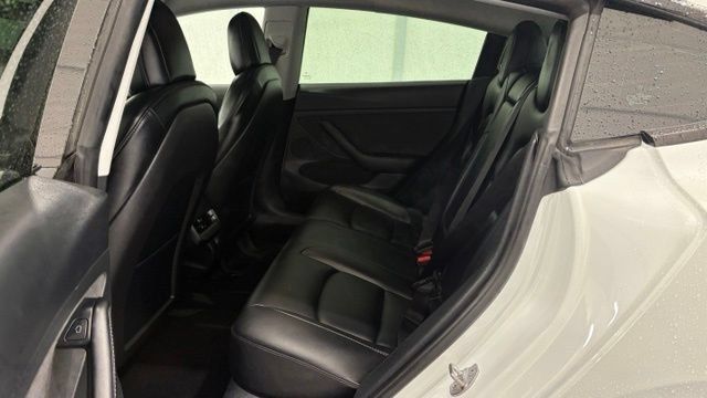 Used 2021 Tesla Model 3 Standard Range Plus RWD image 17