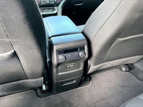 Used 2021 GMC Acadia SLE FWD image 25