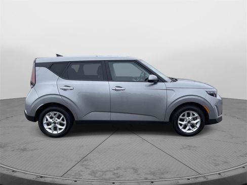 Used 2023 Kia Soul S FWD image 21