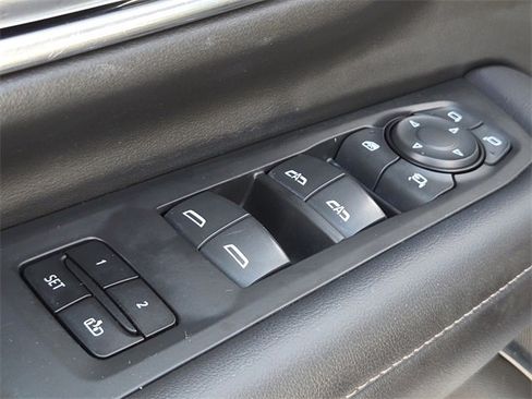 Used 2021 Chevrolet Tahoe Z71 w/ Luxury Package image 17