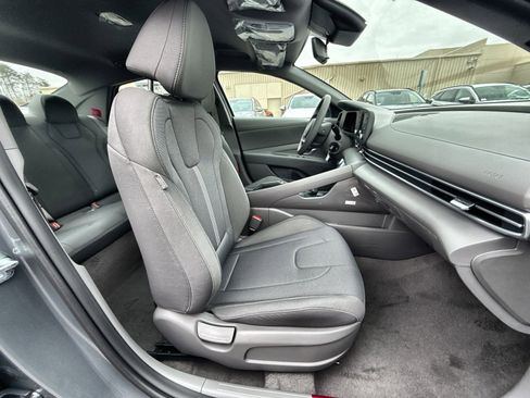 New 2026 Hyundai Elantra SE image 25