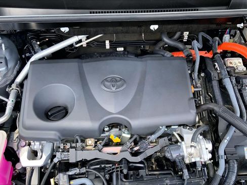 Used 2025 Toyota RAV4 XLE AWD/4WD image 30