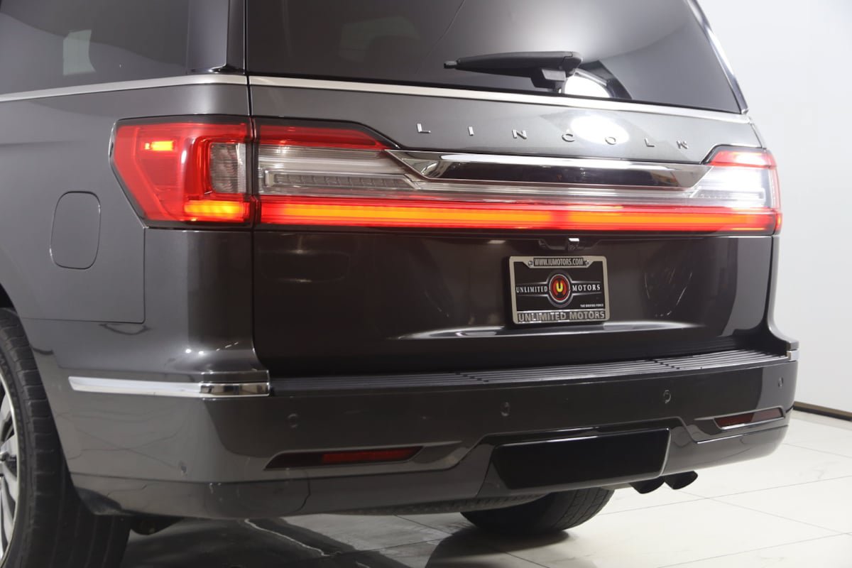 Used 2018 Lincoln Navigator Reserve w/ Technology Package AWD/4WD image 24