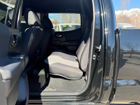 Used 2021 Toyota Tacoma TRD Sport w/ Technology Package image 26