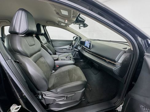 Used 2023 Nissan Ariya FWD image 30