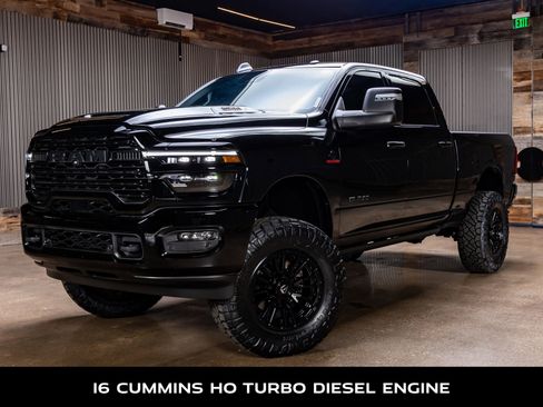 Used 2025 RAM 2500 Laramie AWD/4WD image 5
