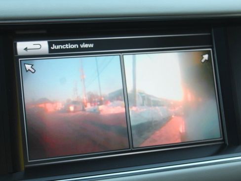 Used 2015 Land Rover Range Rover HSE image 11