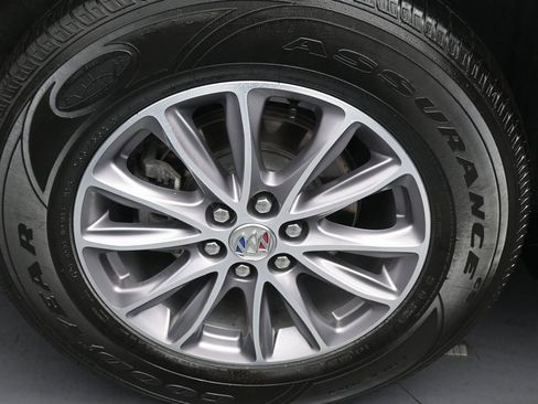 Used 2024 Buick Enclave Premium image 41