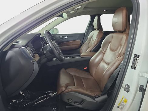 Used 2019 Volvo XC60 T5 Inscription w/ Protection Package Premier FWD image 18