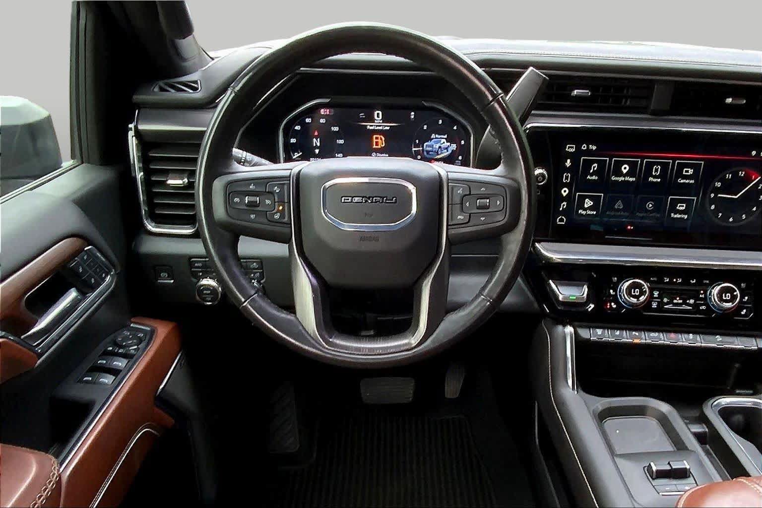 Used 2024 GMC Sierra 2500 Denali Ultimate AWD/4WD image 9