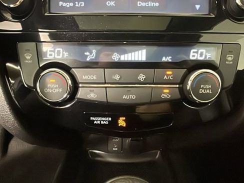 Used 2016 Nissan Rogue SL w/ SL Premium Package AWD/4WD image 23