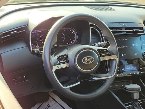 Certified 2024 Hyundai Tucson SEL FWD image 9