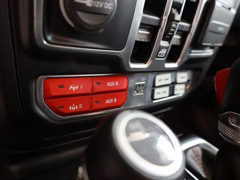 Used 2022 Jeep Gladiator Rubicon w/ LED Lighting Group image 28