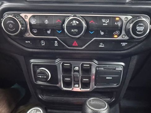 Used 2021 Jeep Gladiator Sport AWD/4WD image 26