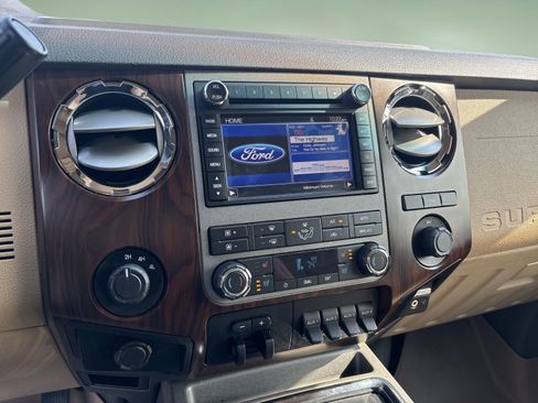 Used 2011 Ford F350 Lariat w/ Lariat Ultimate Pkg AWD/4WD image 19