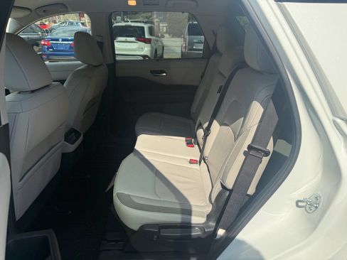 Used 2023 Nissan Pathfinder SL image 5