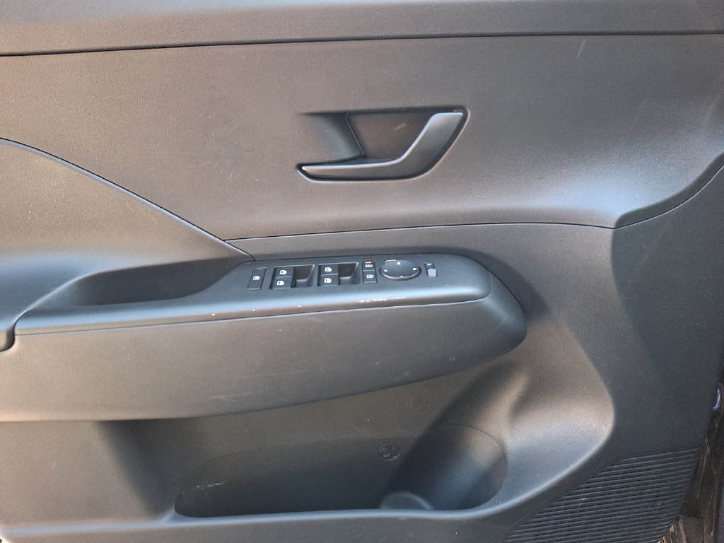 Used 2024 Hyundai Kona SEL AWD/4WD image 13