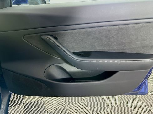 Used 2018 Tesla Model 3 Long Range RWD image 31