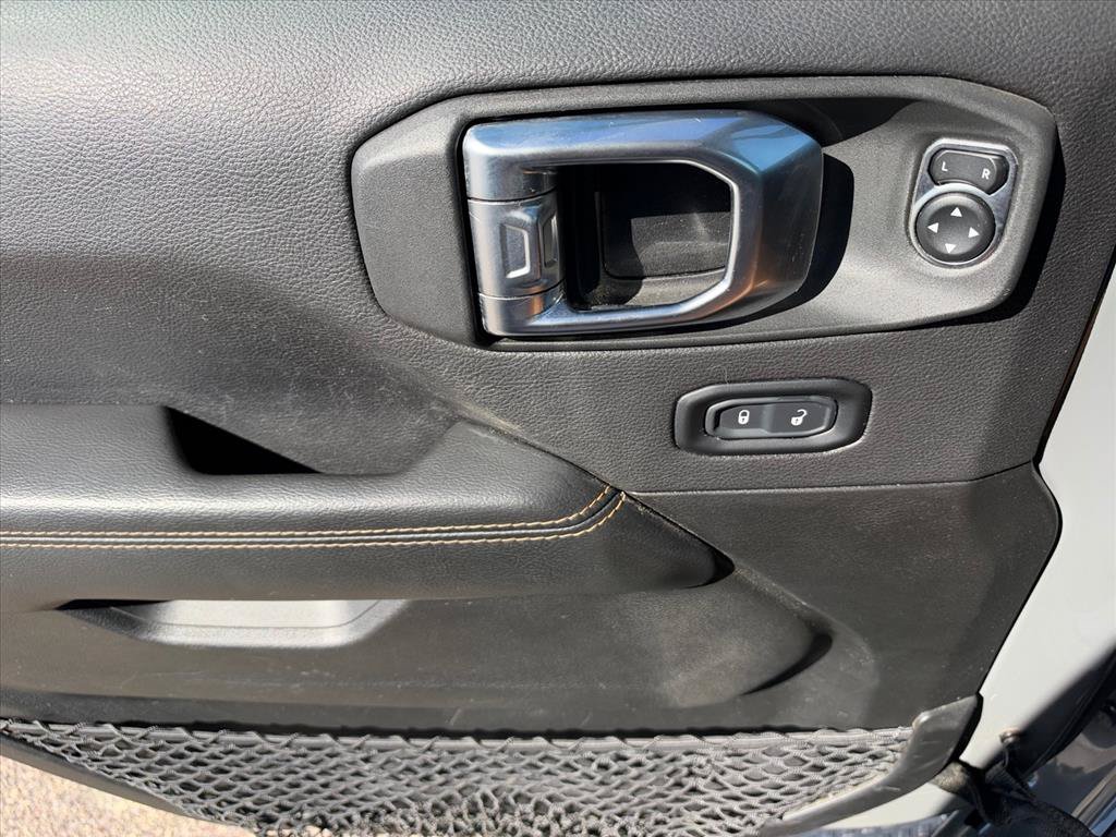 Used 2023 Jeep Gladiator Overland AWD/4WD image 18