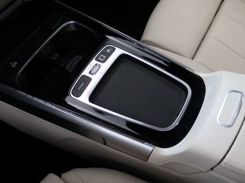 Certified 2025 Mercedes-Benz GLB 250 4MATIC image 25