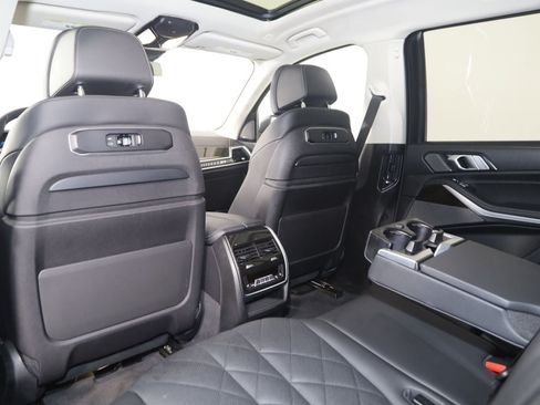 Used 2024 BMW X7 xDrive40i AWD/4WD image 60
