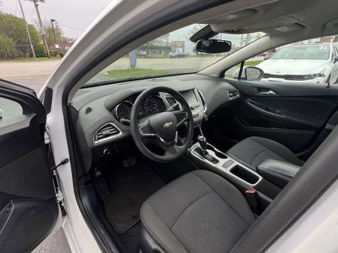 Used 2017 Chevrolet Cruze LS image 11