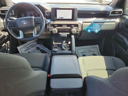Used 2025 Toyota 4Runner SR5 RWD image 12