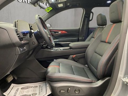 Used 2025 Chevrolet Traverse RS w/ LPO, Floor Liner Package image 14