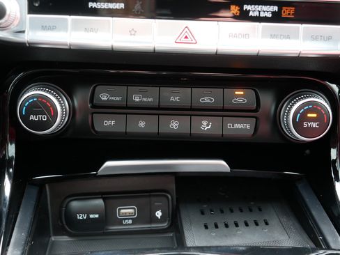 Used 2023 Kia Stinger GT-Line w/ Sun & Sound Package AWD/4WD image 23