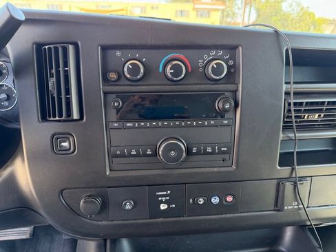 Used 2020 Chevrolet Express 2500 RWD image 19