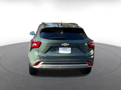 Used 2025 Chevrolet Trax LT image 12