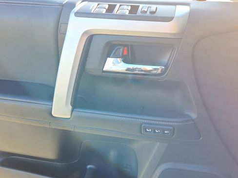 Used 2022 Toyota 4Runner Limited image 31